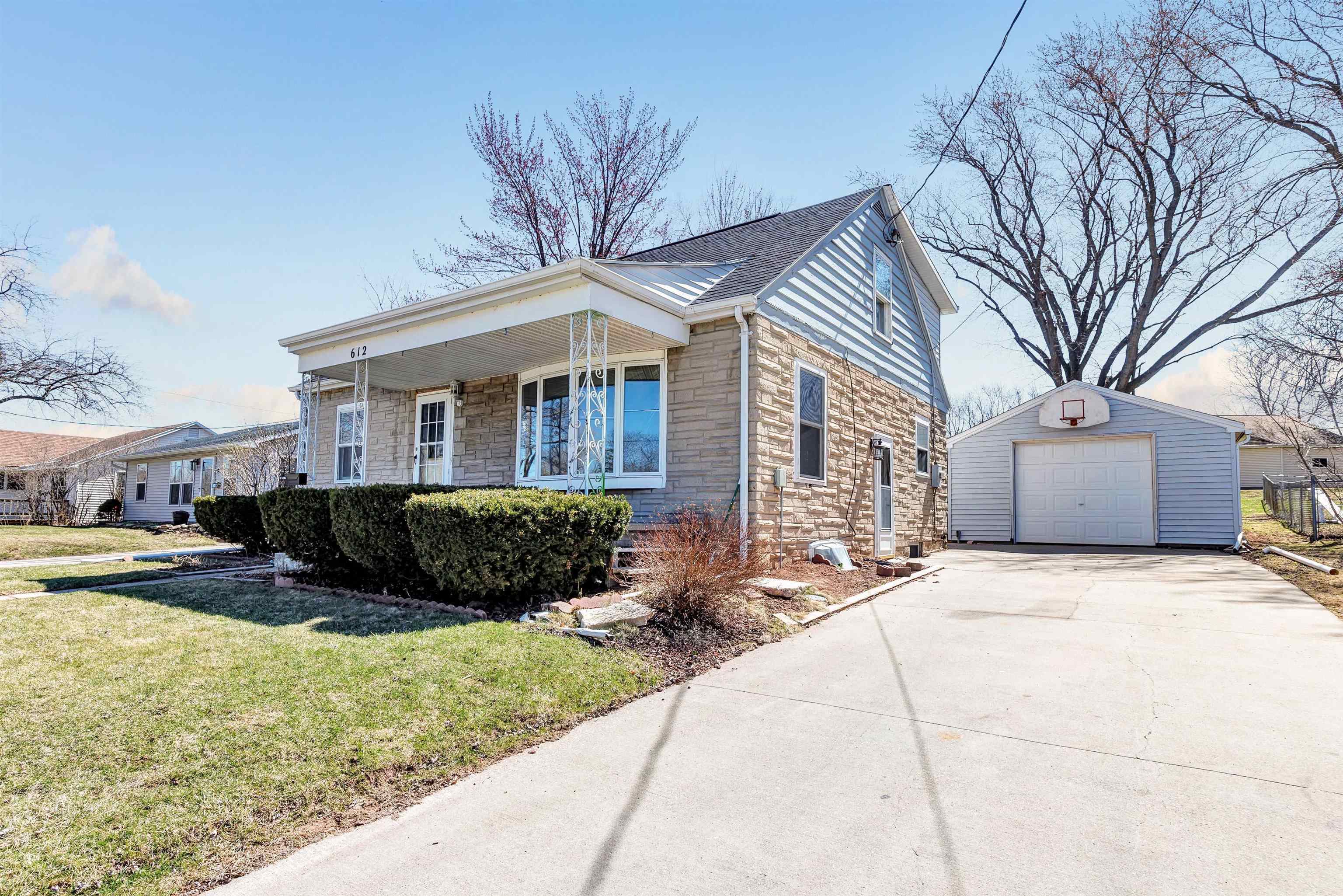 Property Photo: 612 Meade Street WI 54130