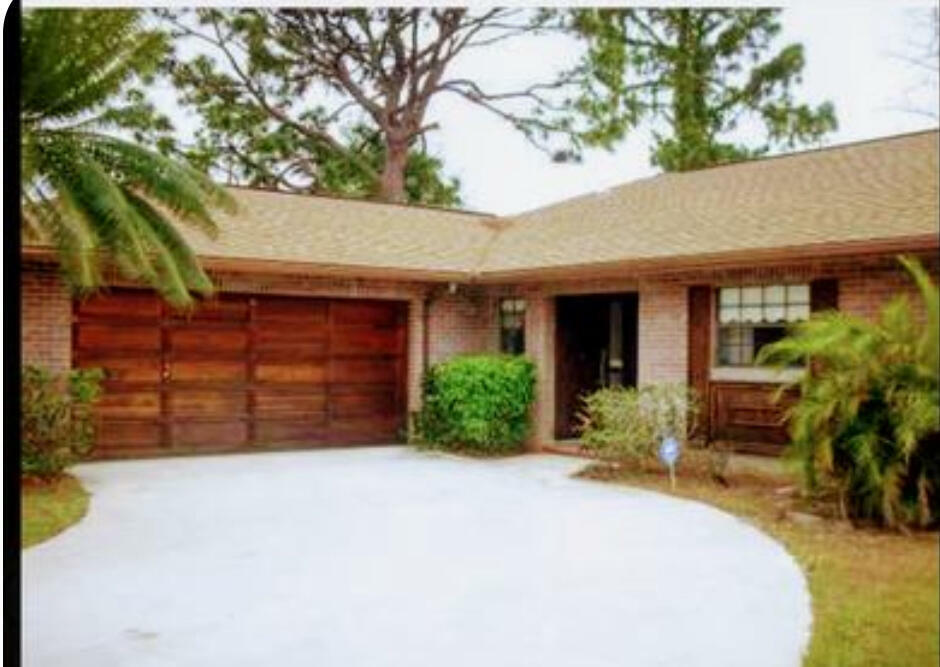 Property Photo:  952 SE Walters Terrace  FL 34983 