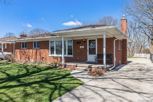 27058 Clairview Drive  Dearborn Heights MI 48127 photo