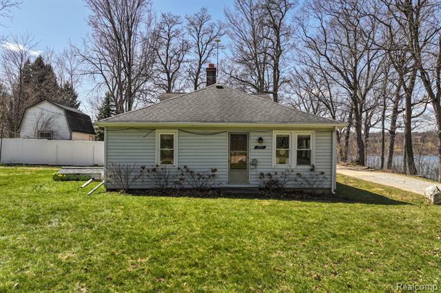 3931 S Shore Drive  Elba Twp MI 48446 photo