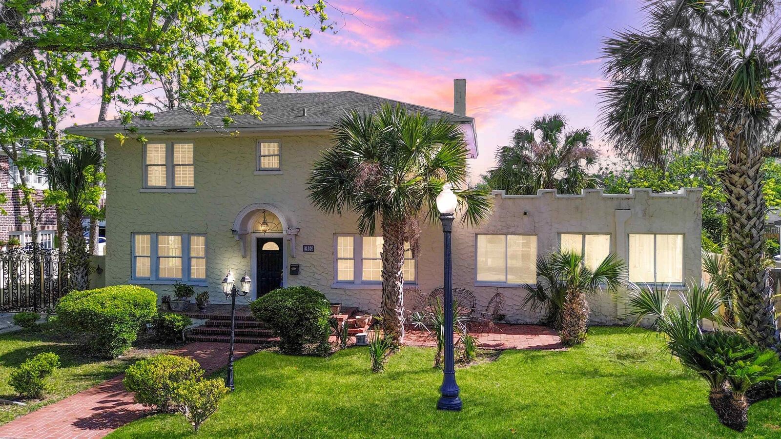 Property Photo: 1493 S Edgewood Ave FL 32205