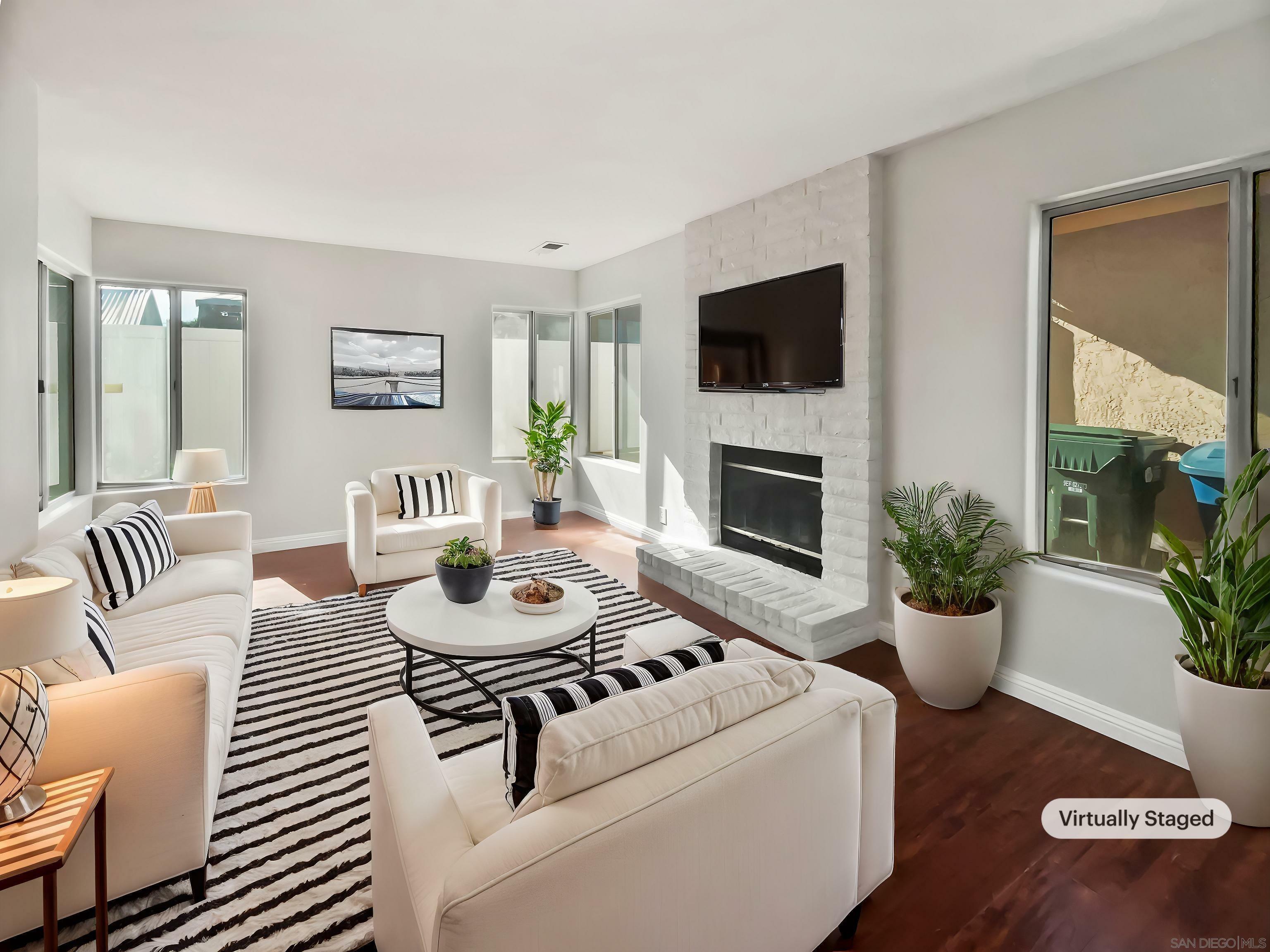 Property Photo: 2125 Domingo Gln CA 92026
