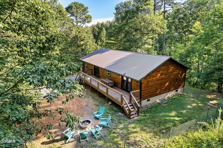 Property Photo: 3613 Old Mountain Rd TN 37876