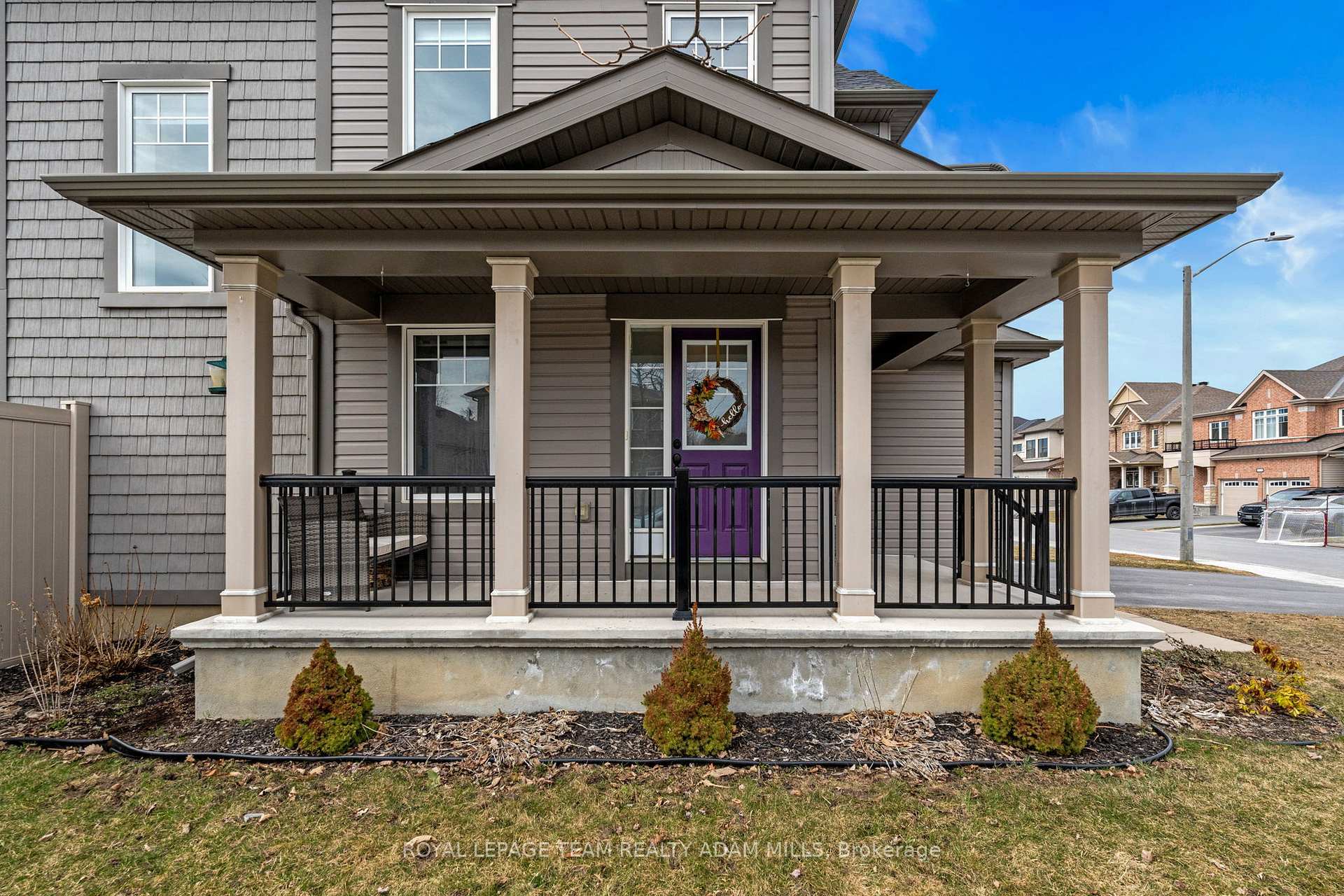 Property Photo: 875 Stallion Crescent N ON K2S 0Y8