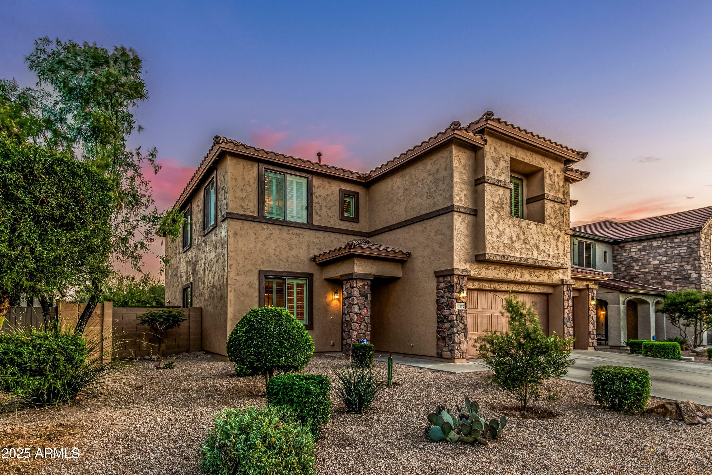 Property Photo: 9113 W White Feather Lane AZ 85383