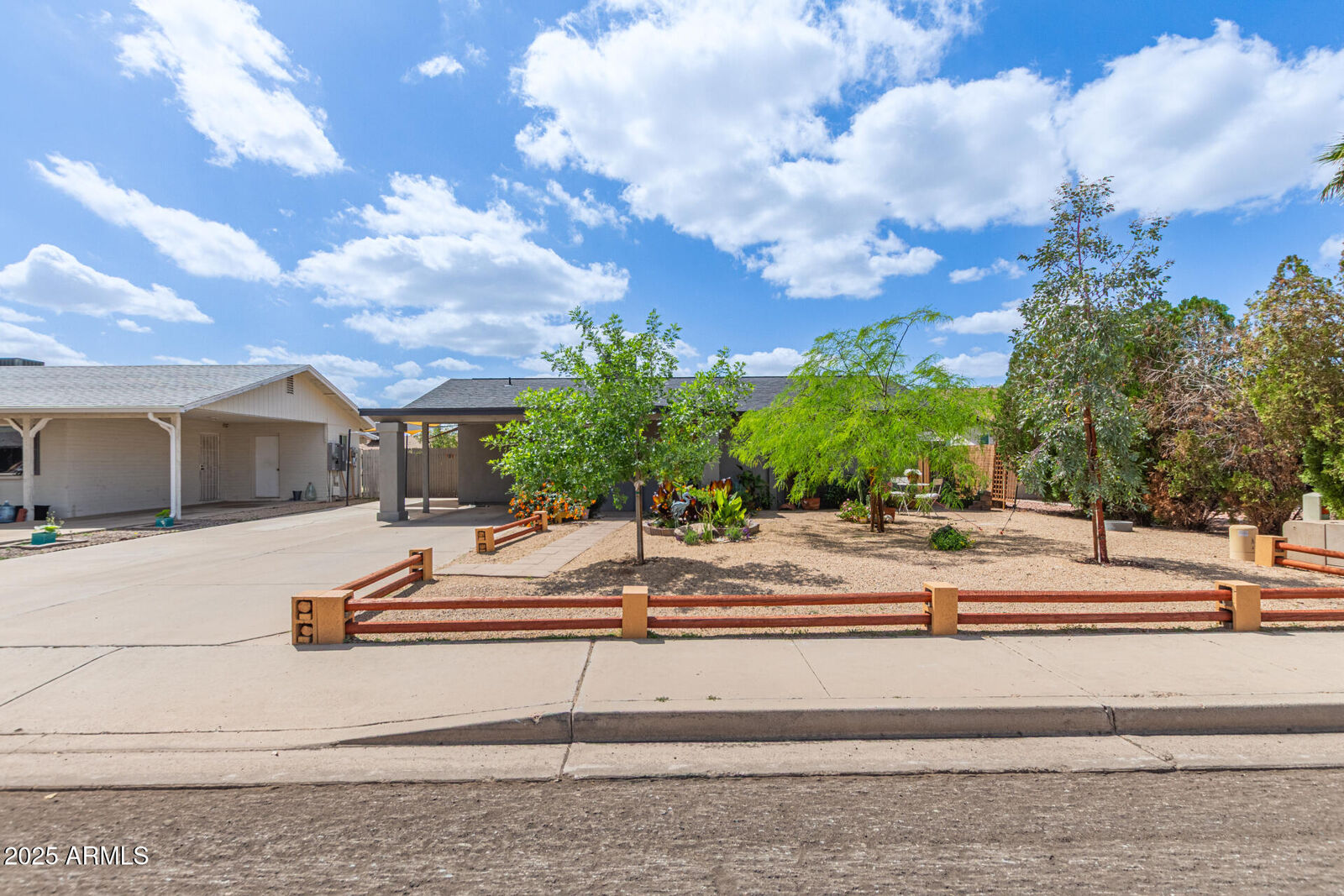 Property Photo:  313 W Utopia Road  AZ 85027 