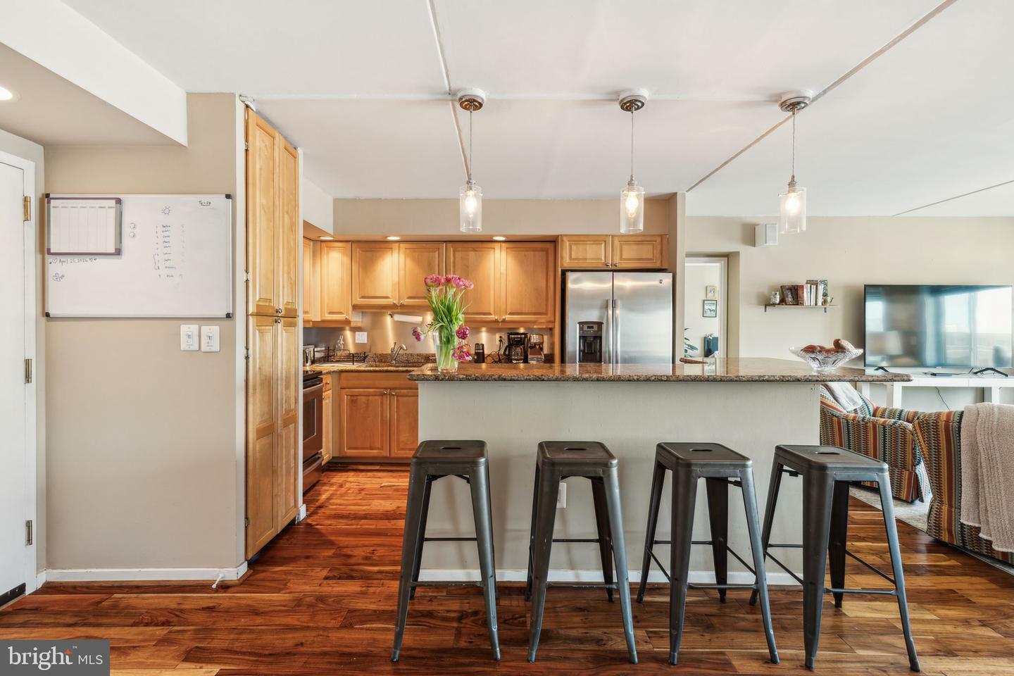 Property Photo: 200 Lombard Street 10 811 PA 19147