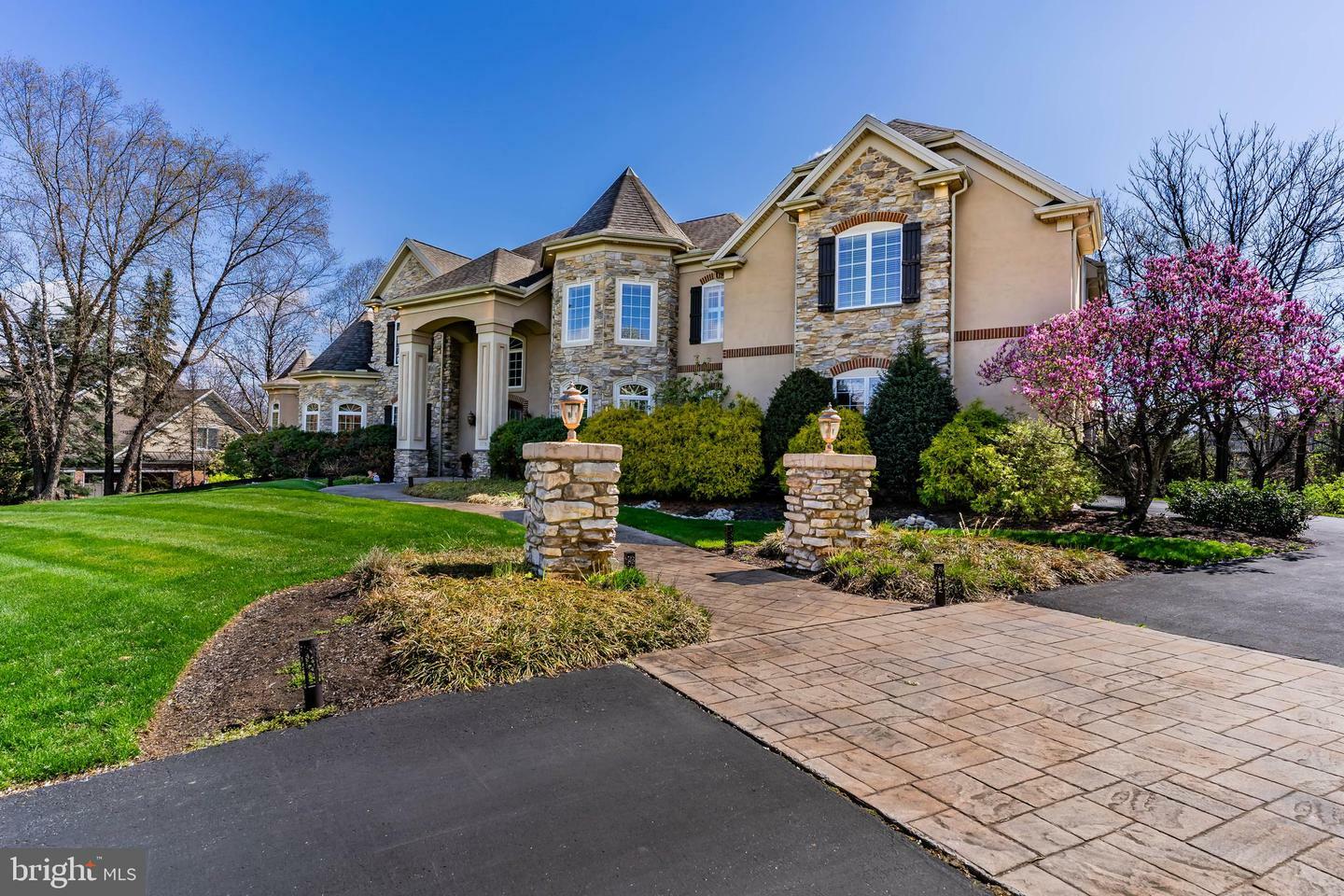 Property Photo: 1730 Adeline Drive PA 17050