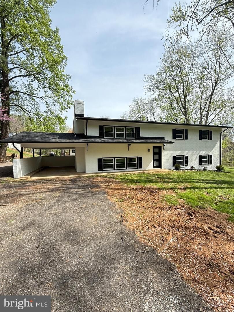 Property Photo:  5388 Dumfries Road  VA 20187 