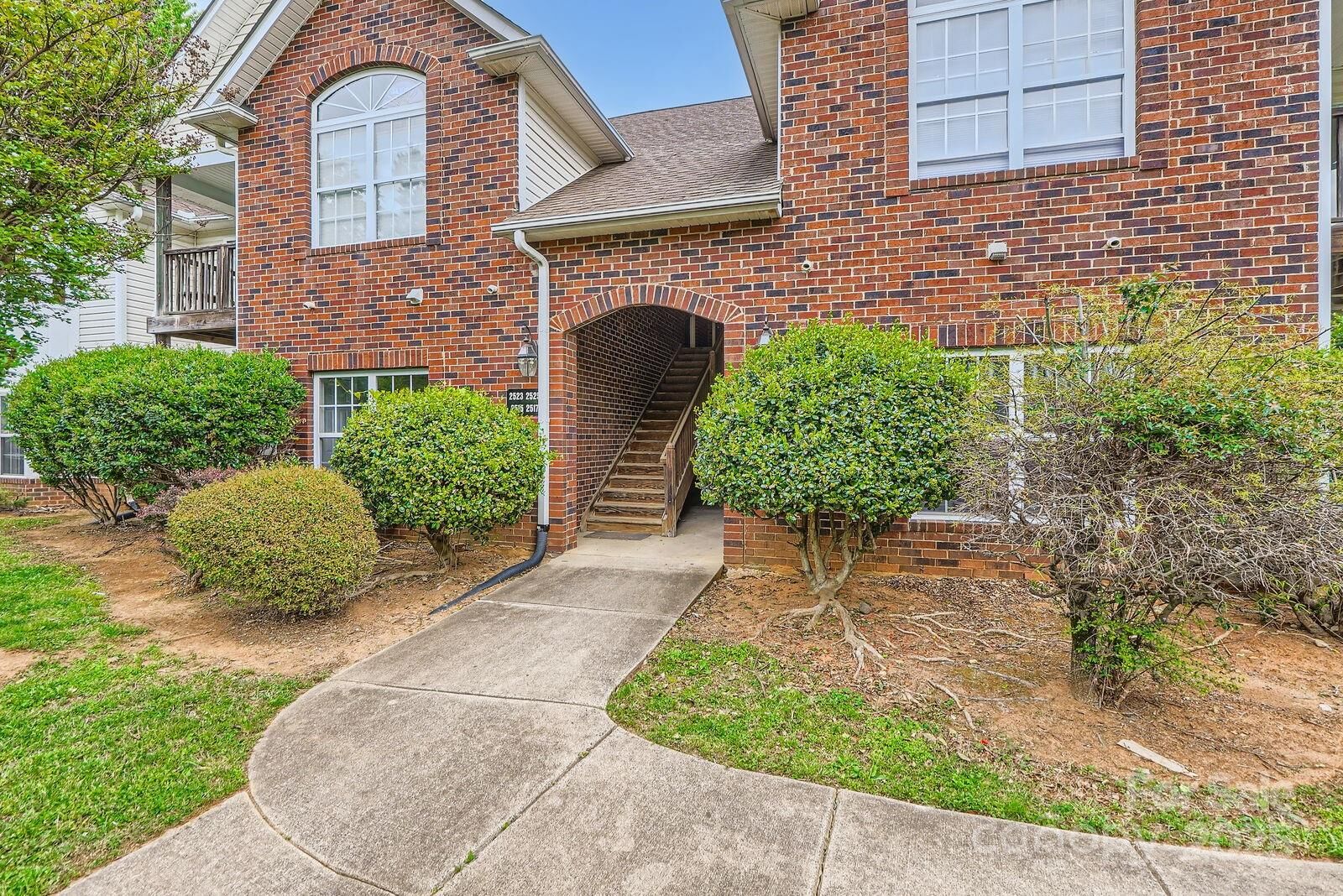 Property Photo: 2515 Carya Pond Lane NC 28212