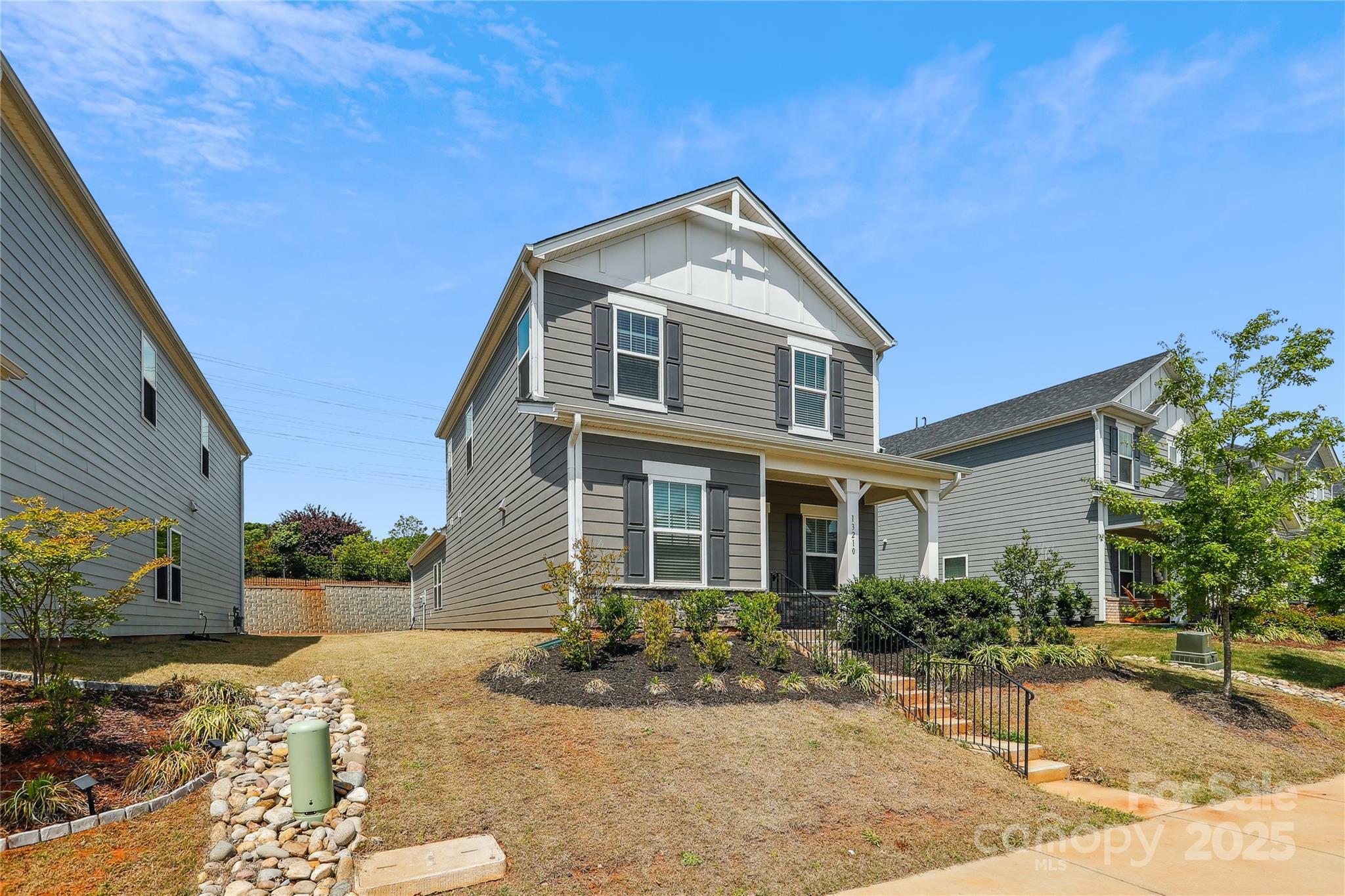 Property Photo: 13210 Kenworth Road NC 28278