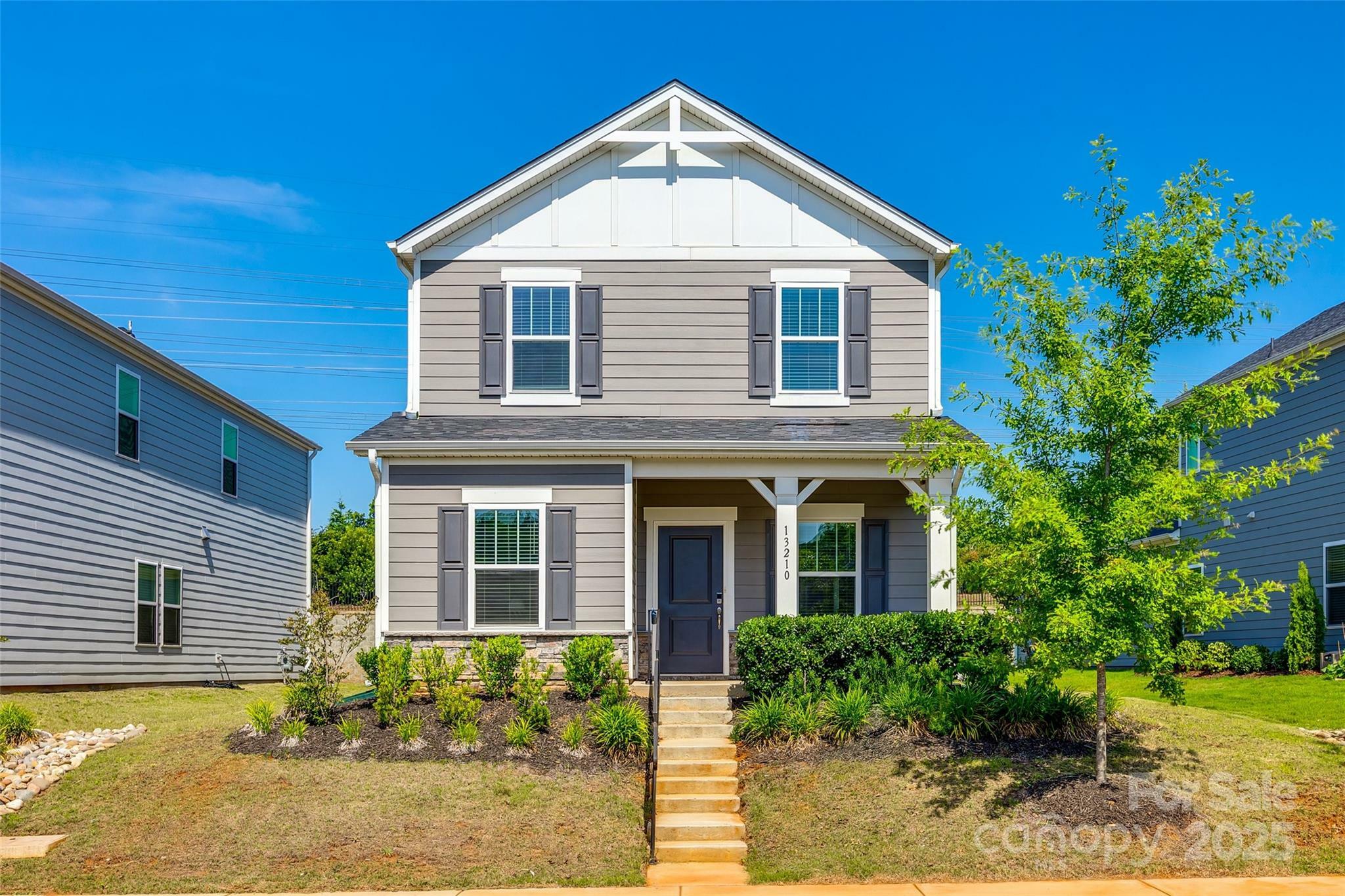 Property Photo: 13210 Kenworth Road NC 28278