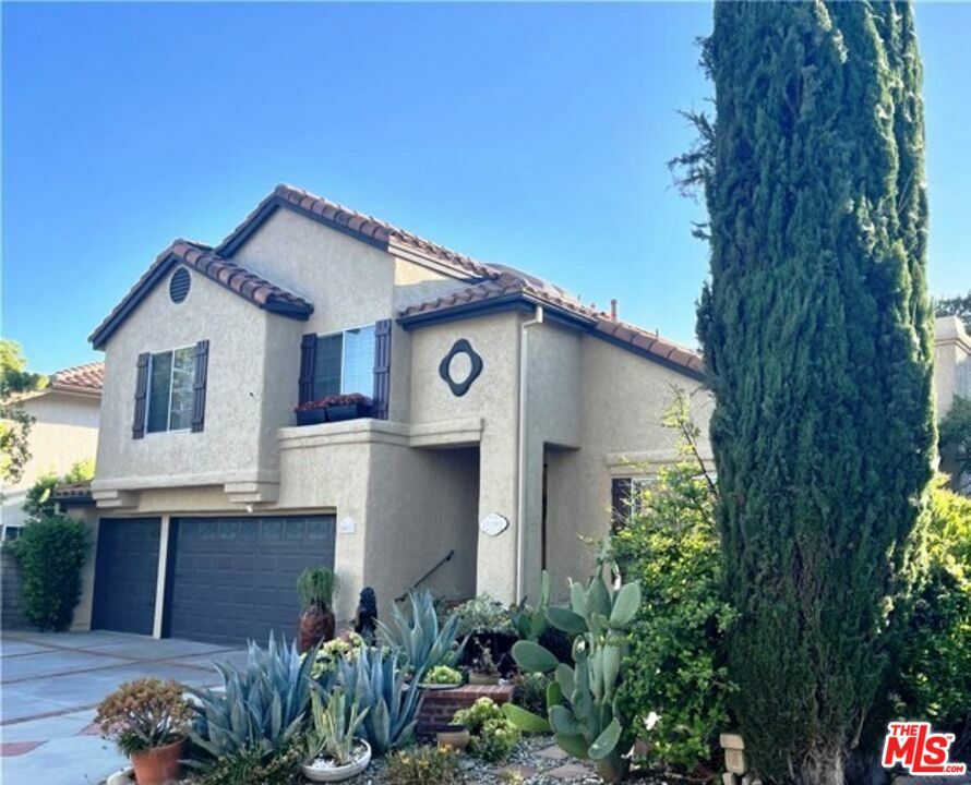 Property Photo: 24517 Thistle Ct CA 91321