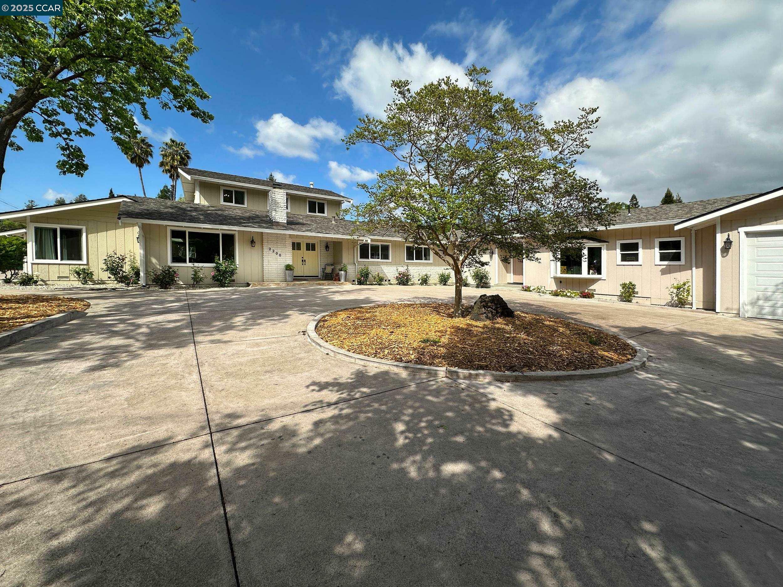 Property Photo: 2200 Tice Valley Blvd +3br Adu CA 94595