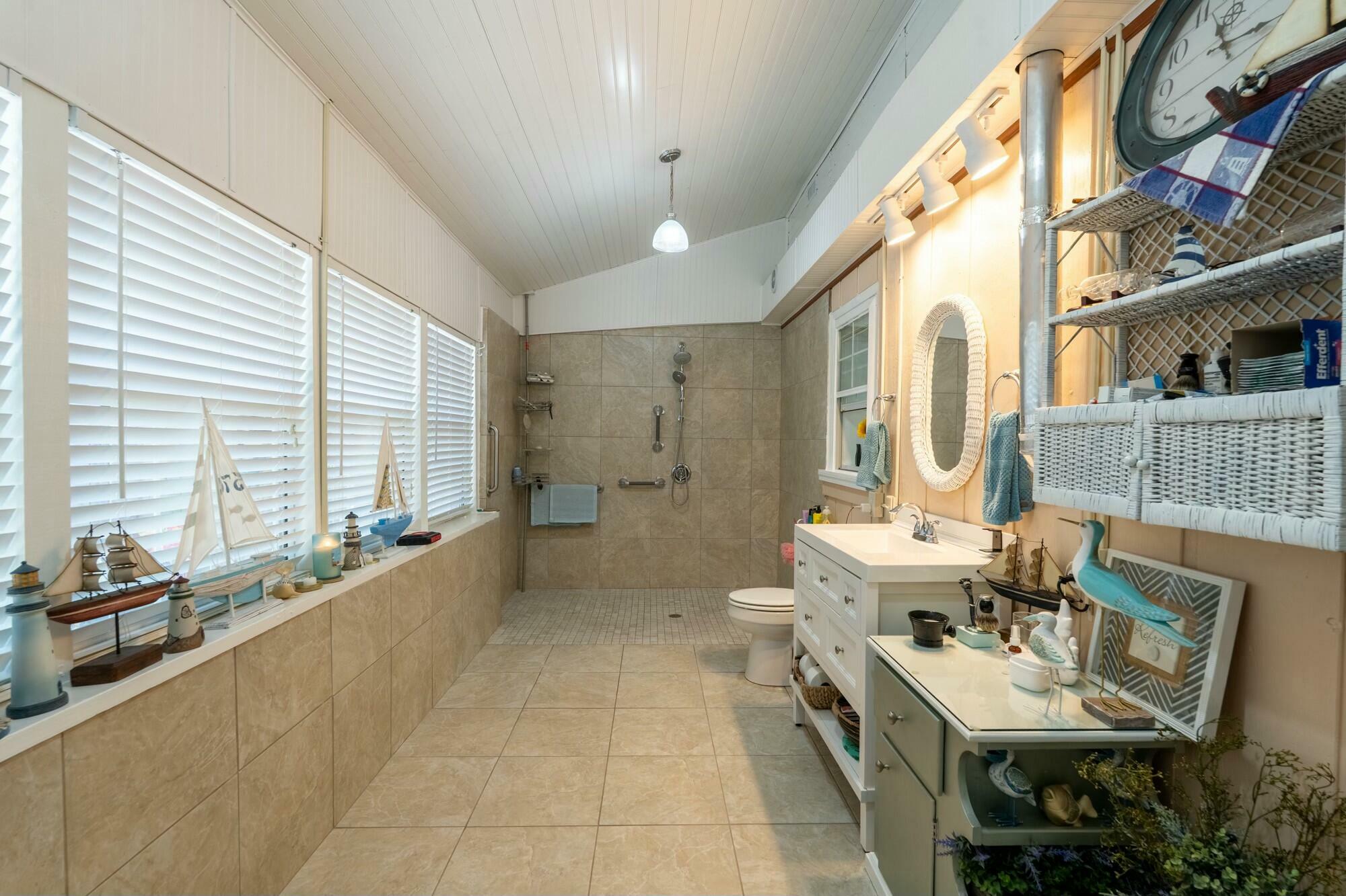 Property Photo: 711 Powell Drive FL 32578