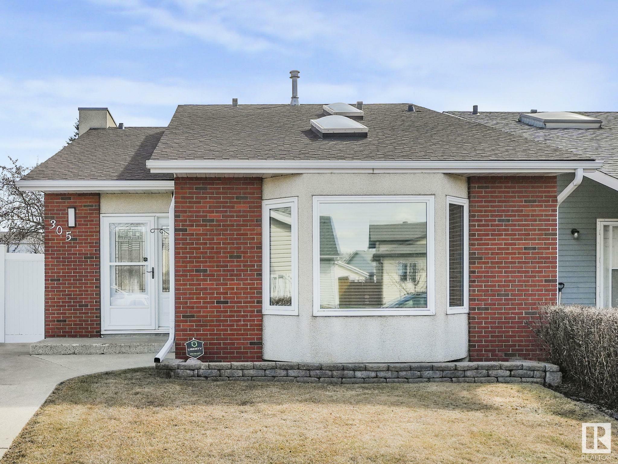 Photo de la propriété:  305 Lago Lindo Crescent NW  AB T5Z 1Z1 