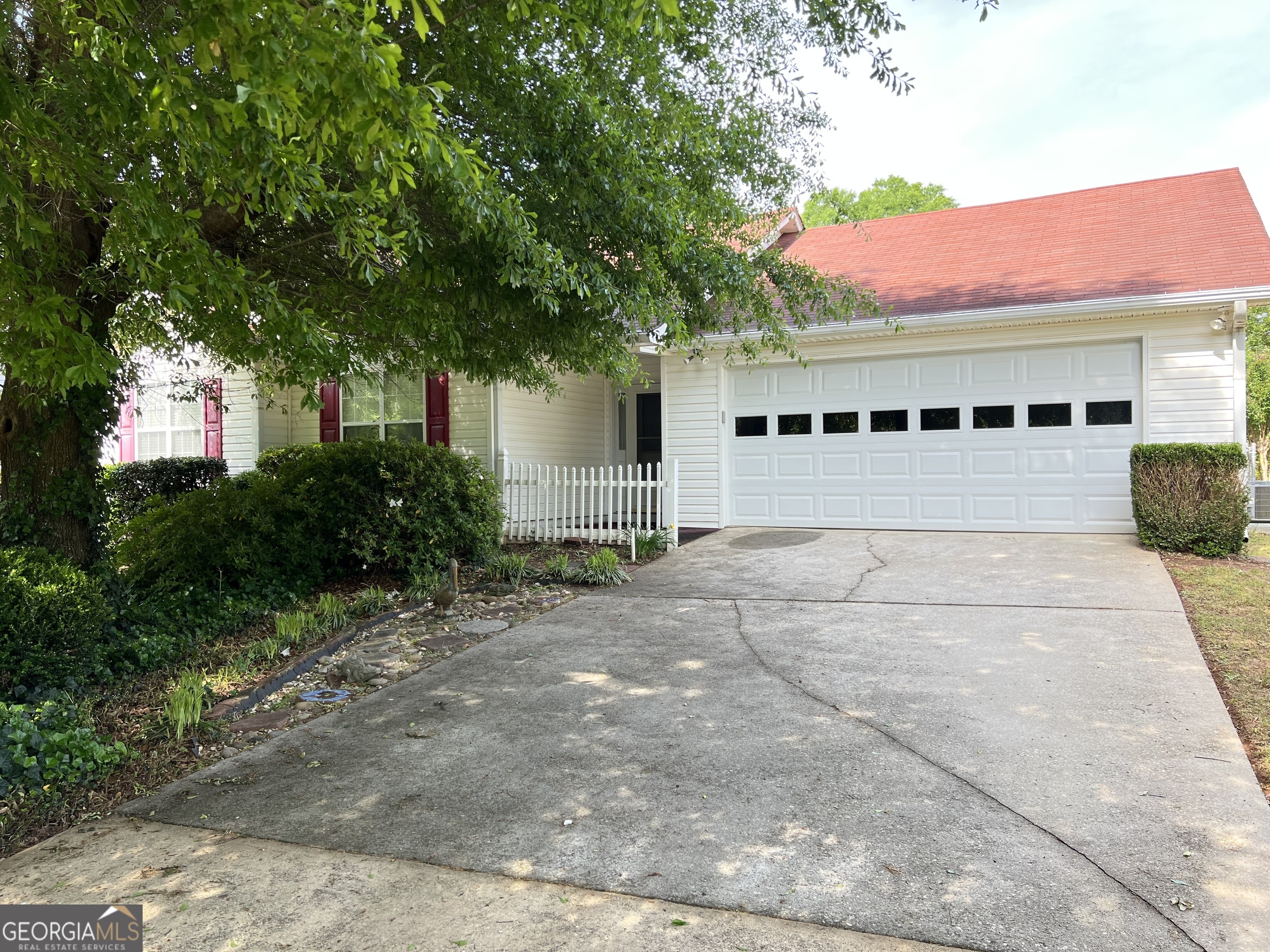 Property Photo: 3041 Regal Drive GA 30253