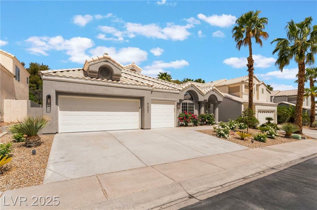 Property Photo: 9332 Sienna Vista Drive NV 89117
