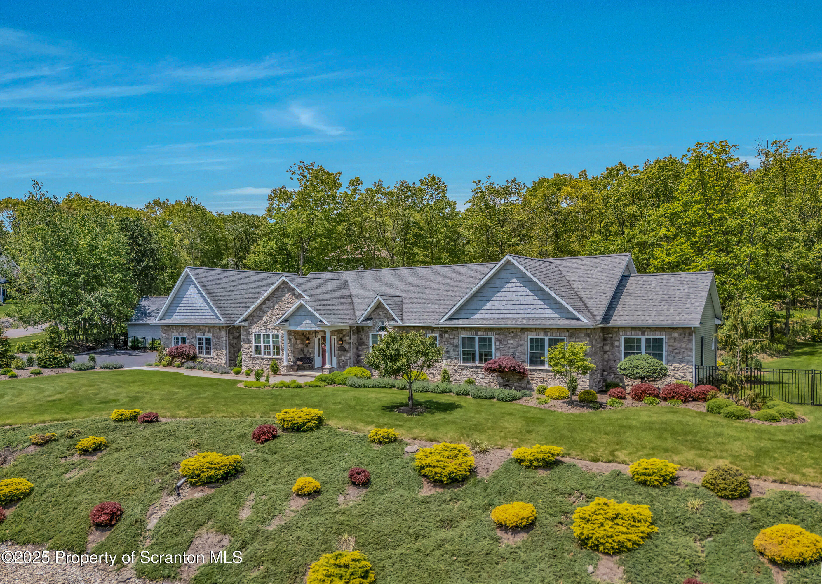 Property Photo: 1000 Scenic Drive L 34 PA 18411