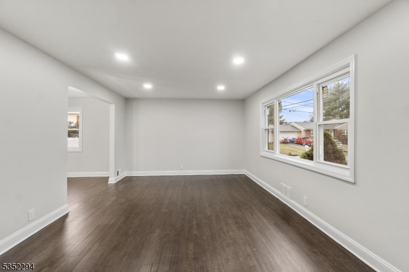Property Photo: 14 Lynn Pl NJ 07424