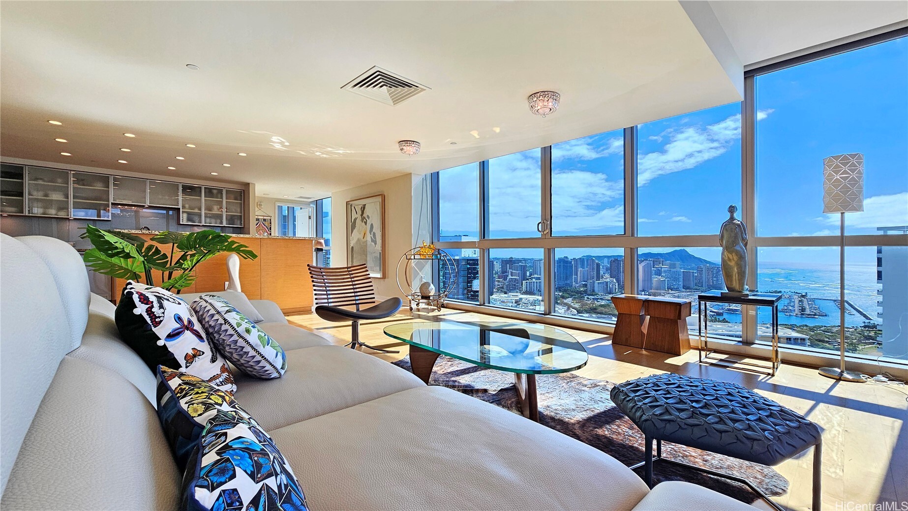 1177 Queen Street Ph4610  Honolulu HI 96814 photo