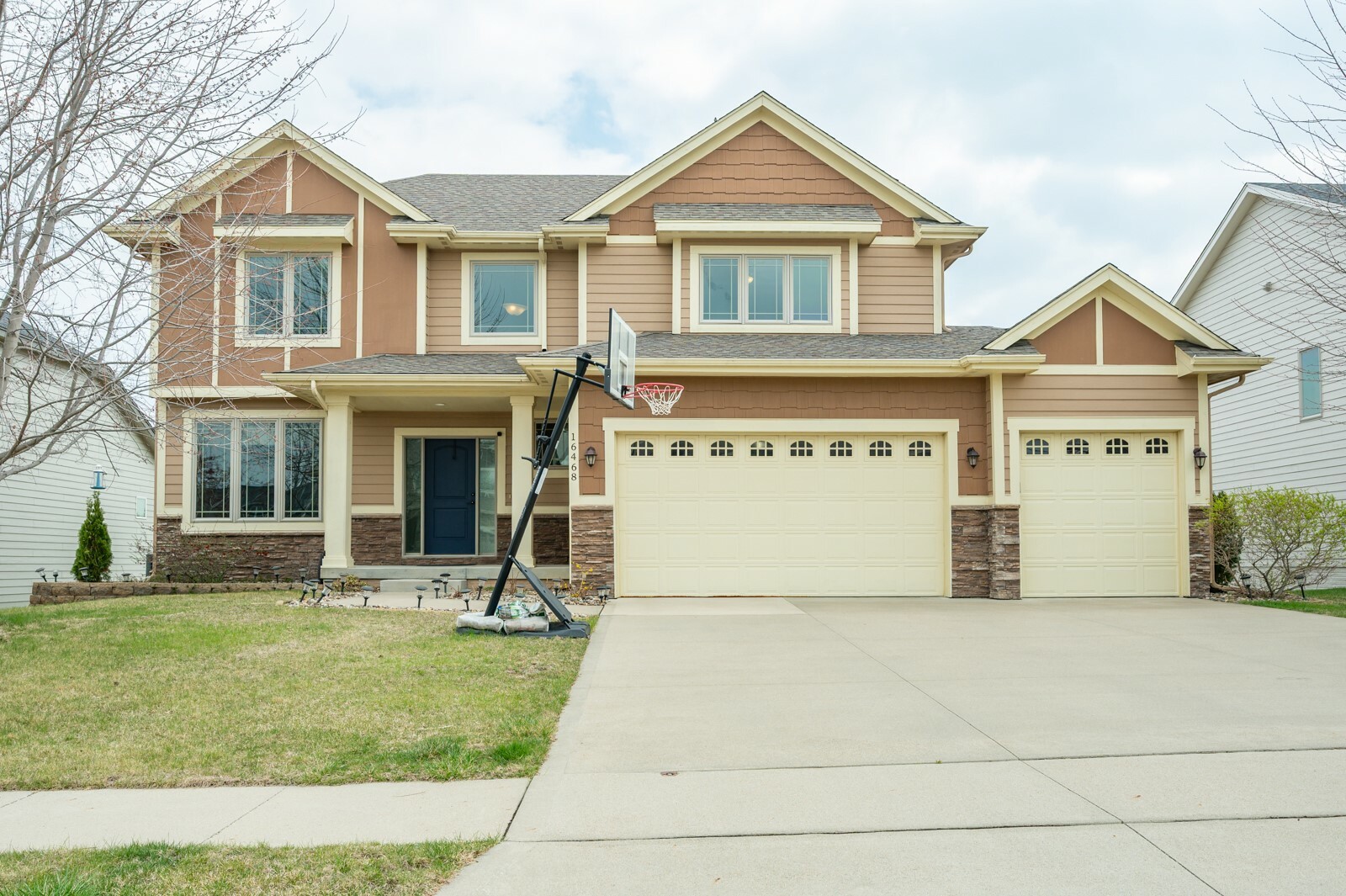 Property Photo:  16468 Phoenix Drive  IA 50325 