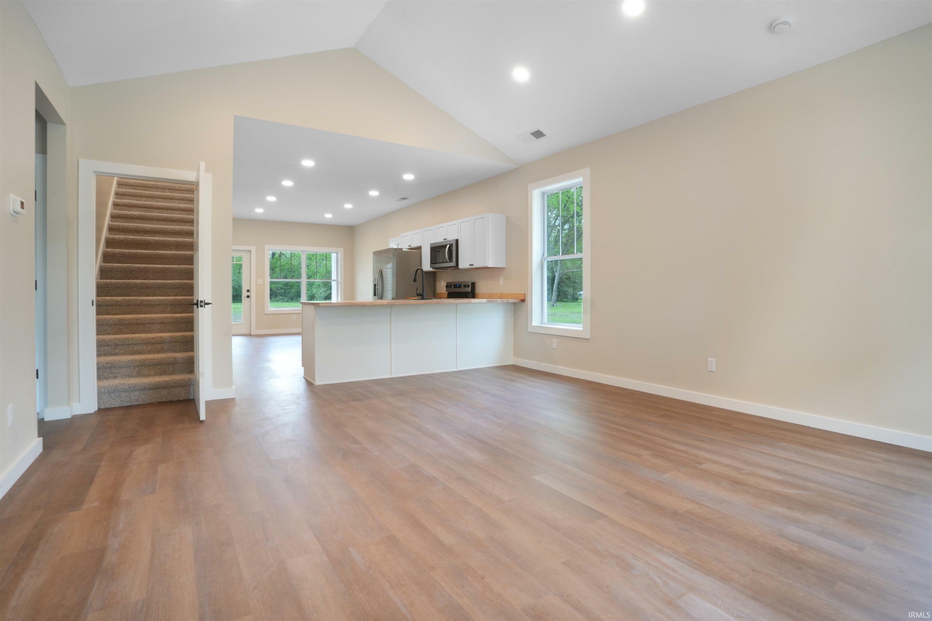 Property Photo: 816 E Emerson Street IN 47670