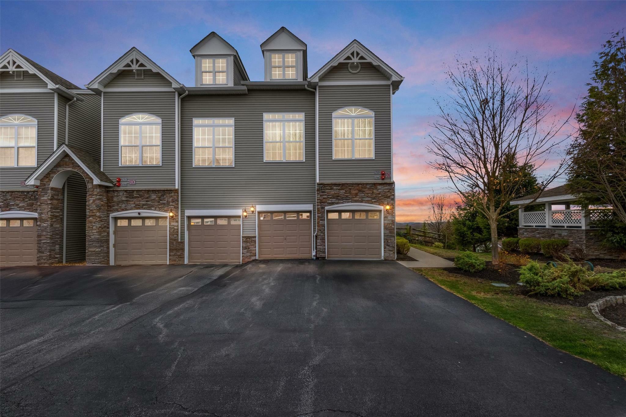 Property Photo: 1701 Hawthorn Way NY 12553