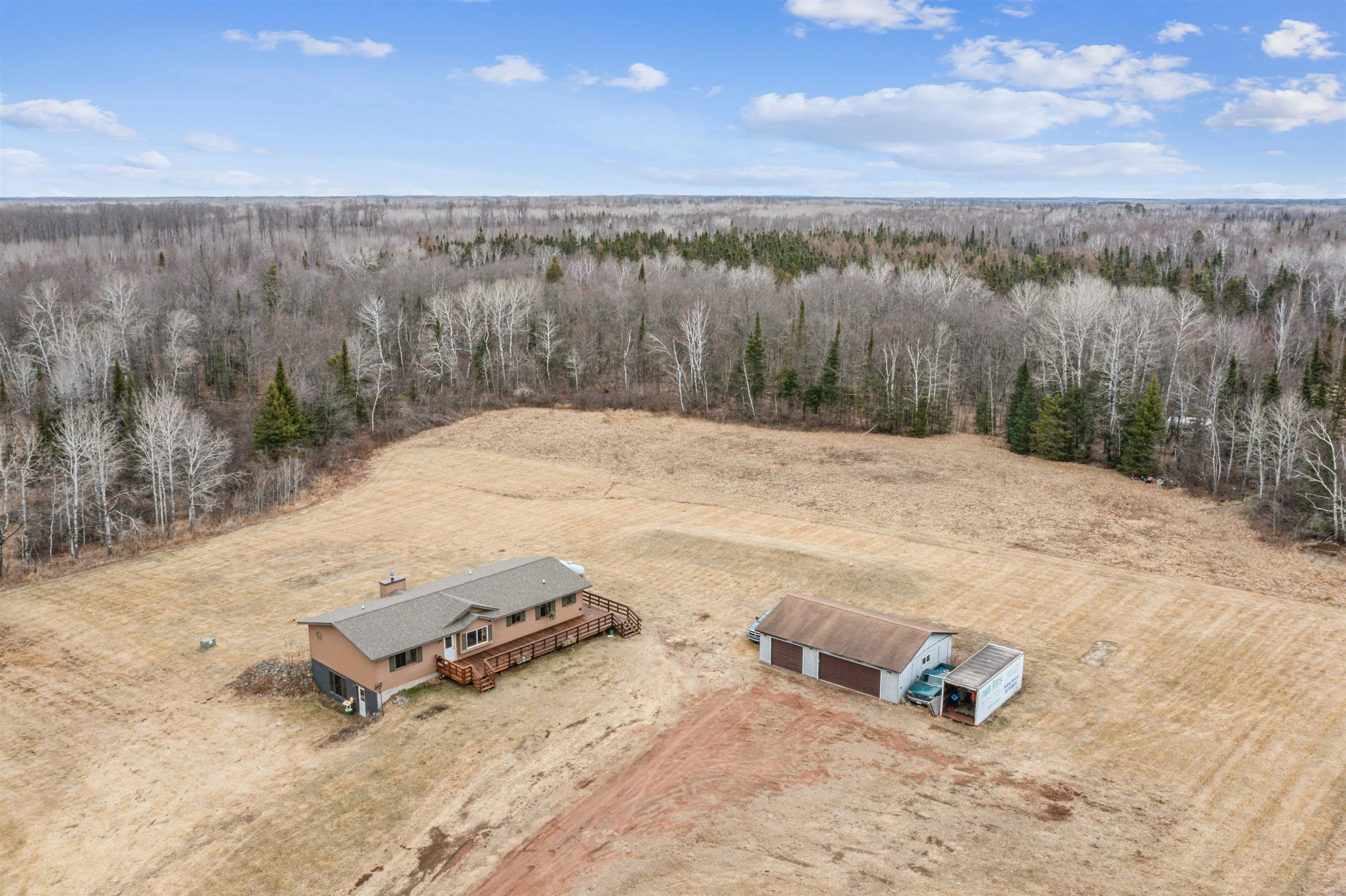 Property Photo: 2805 E Anderson Rd WI 54836