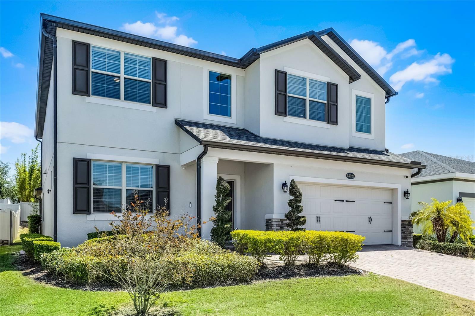 Property Photo: 13320 Magnolia Valley Drive FL 34711
