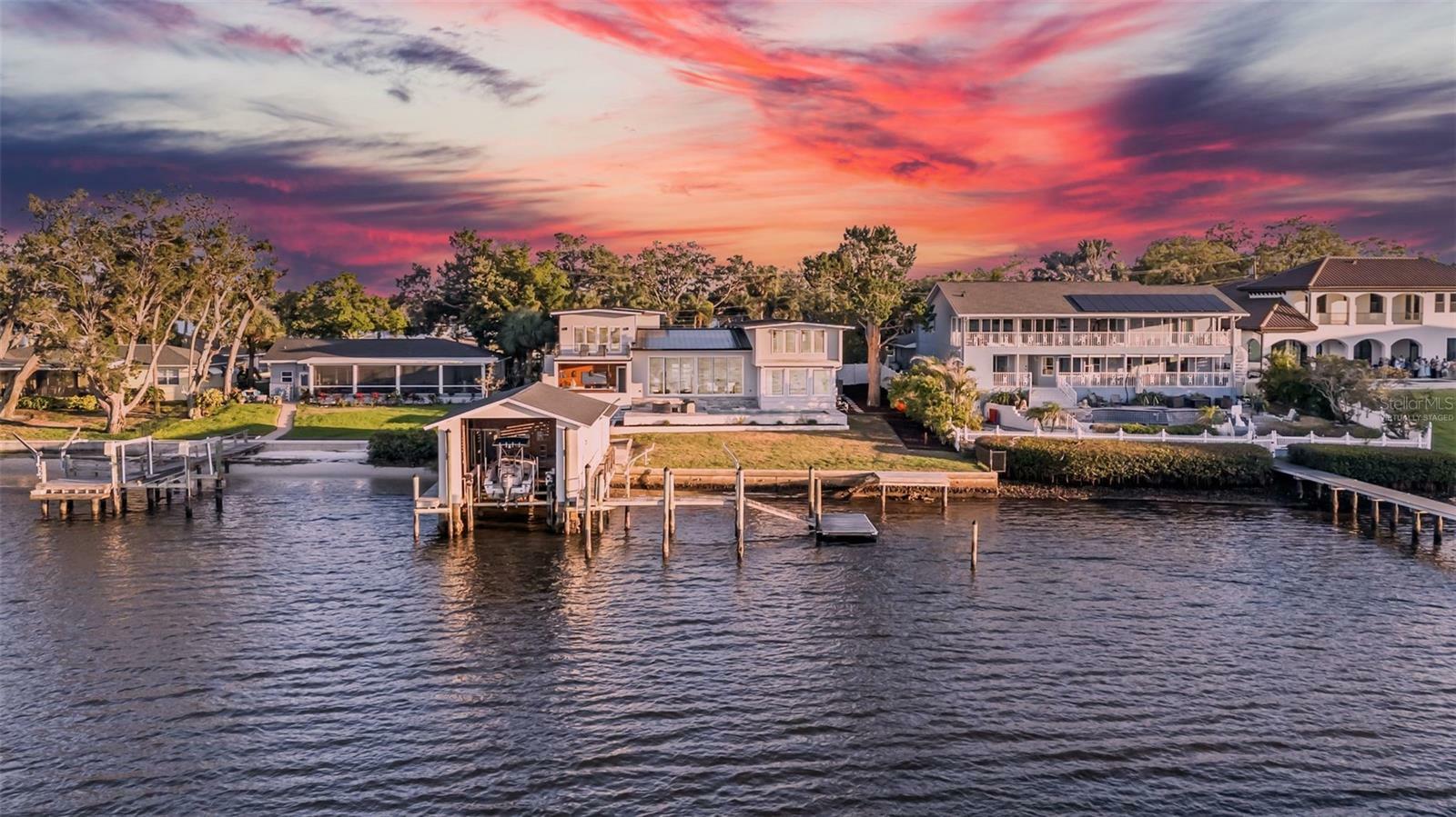 Property Photo: 915 Bayshore Drive FL 34689