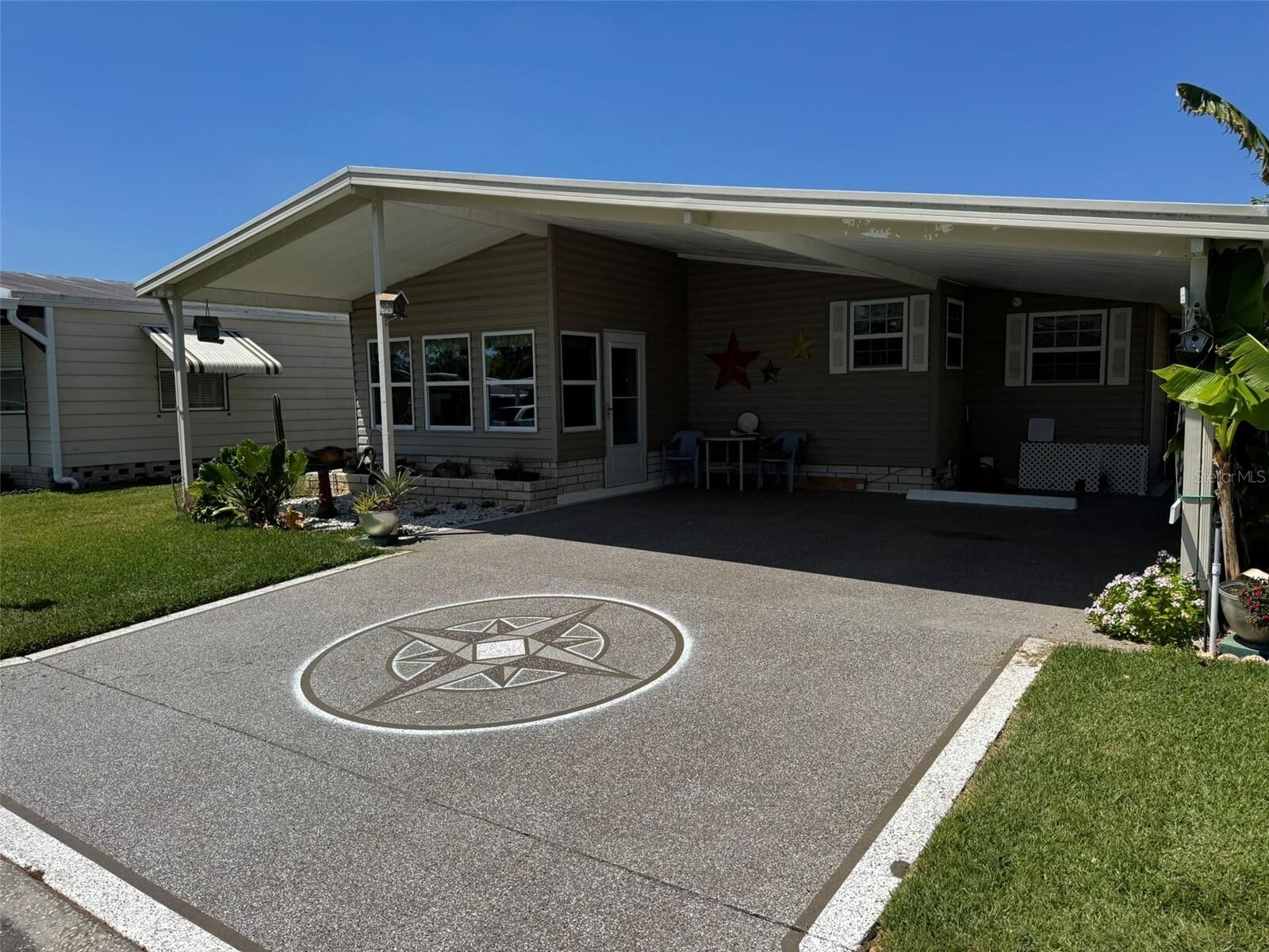 Property Photo: 3111 Great Oak Street FL 33543