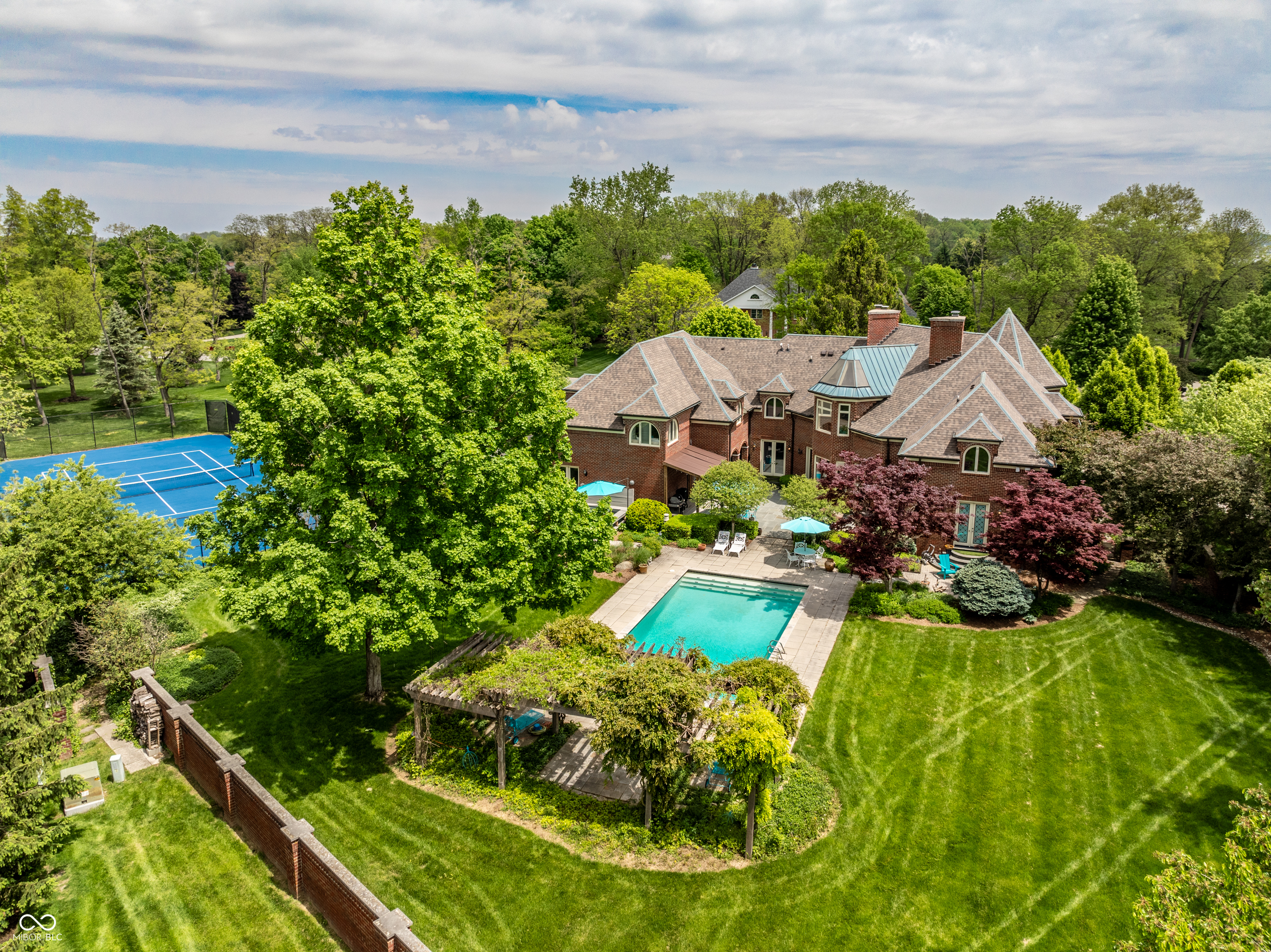 Property Photo: 290 Breakwater Drive IN 46037