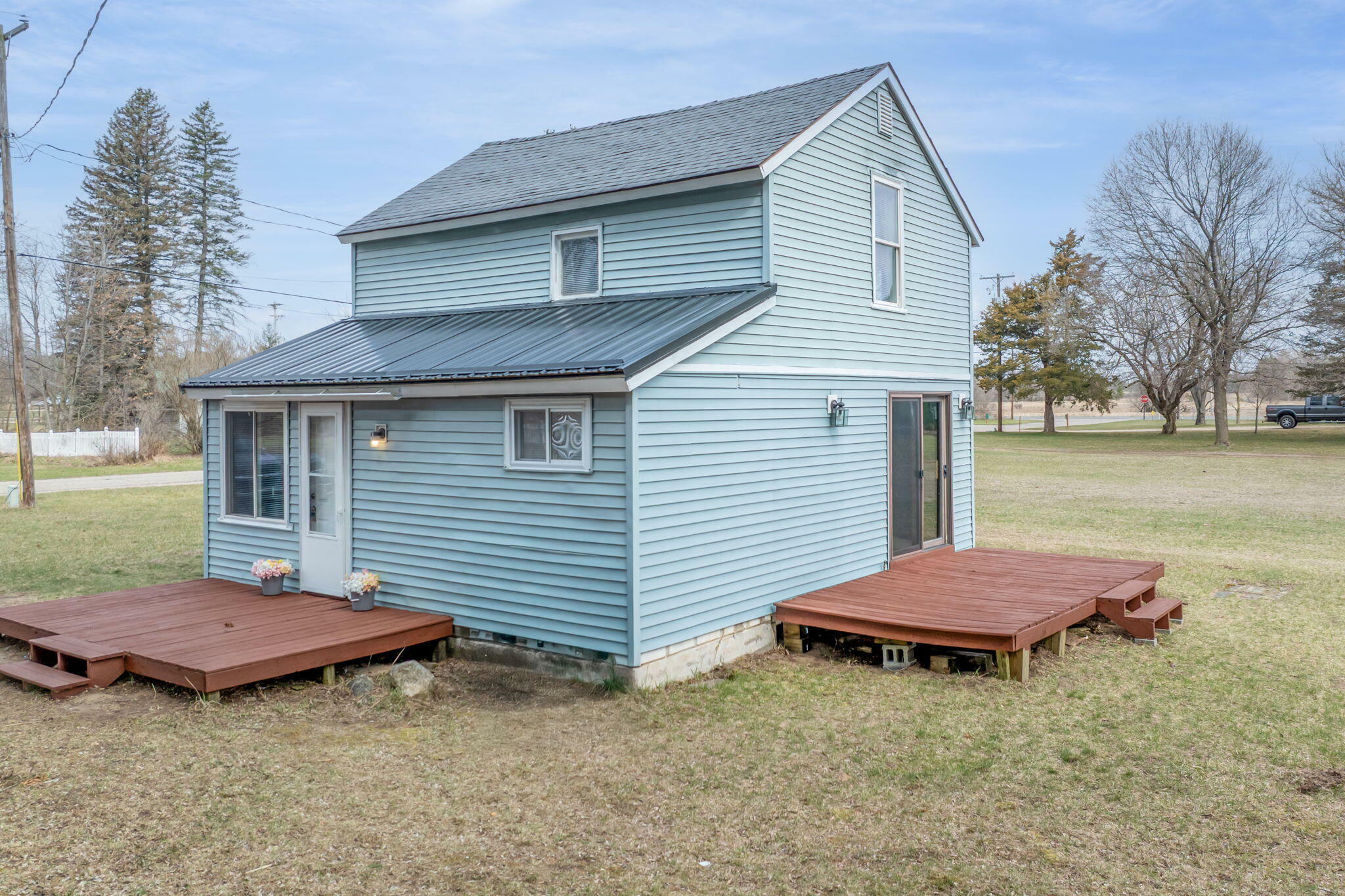Property Photo: 430 N Perry Street MI 49305