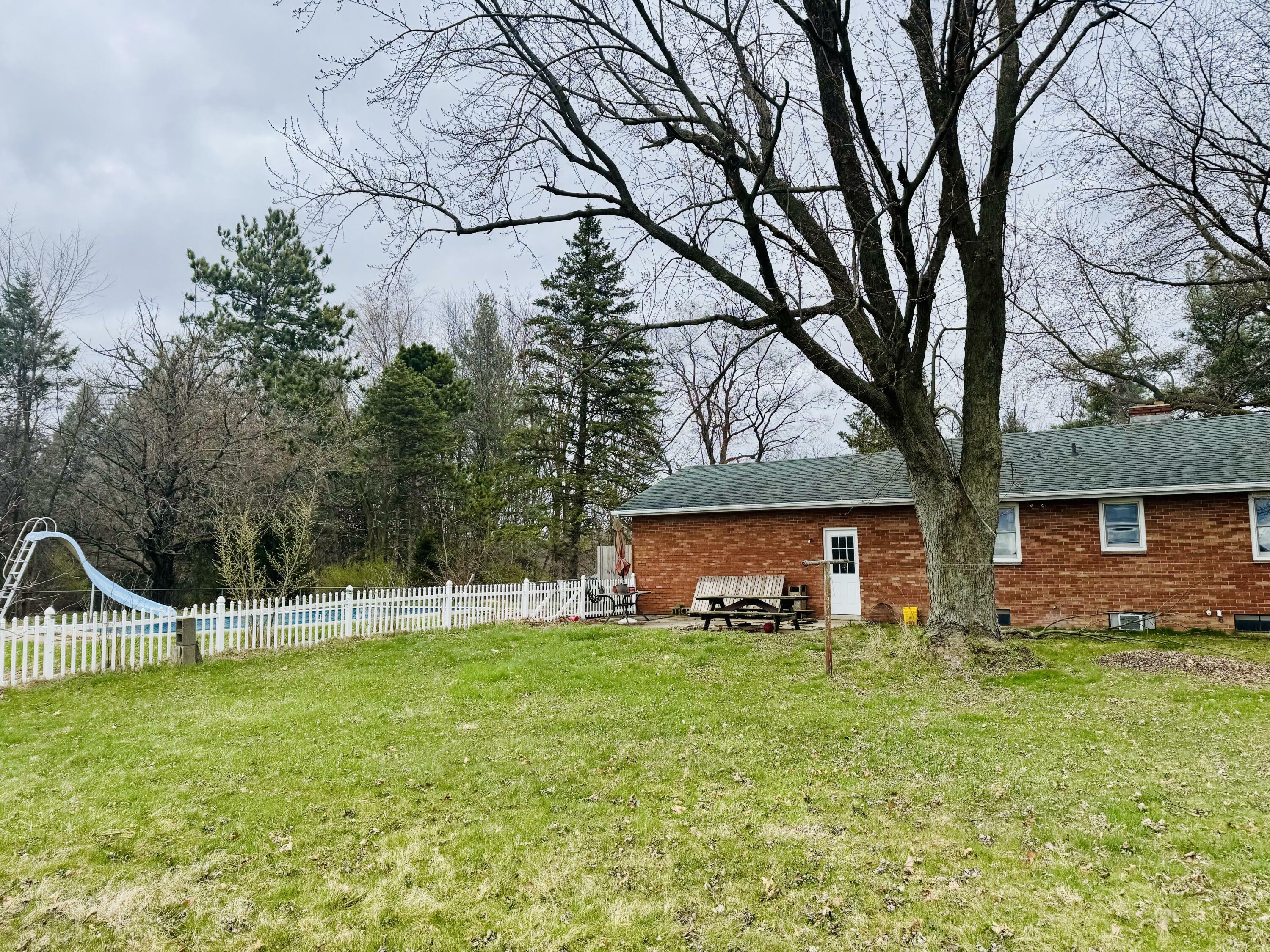 Property Photo: 13932 S M 43 MI 49046