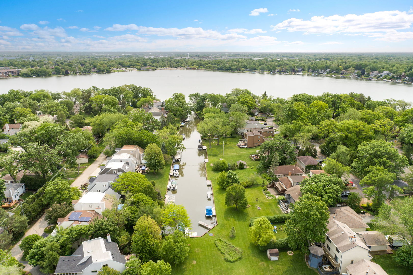 Property Photo: 26831 N Oakdale Lane IL 60060
