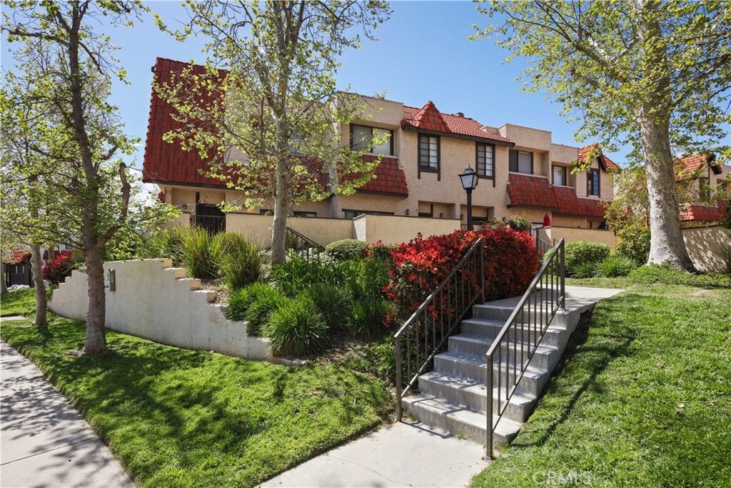 Property Photo: 27633 Nugget Drive 1 CA 91387