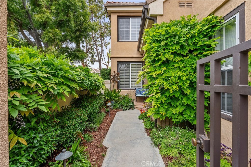 Property Photo: 1 Giverny CA 92657