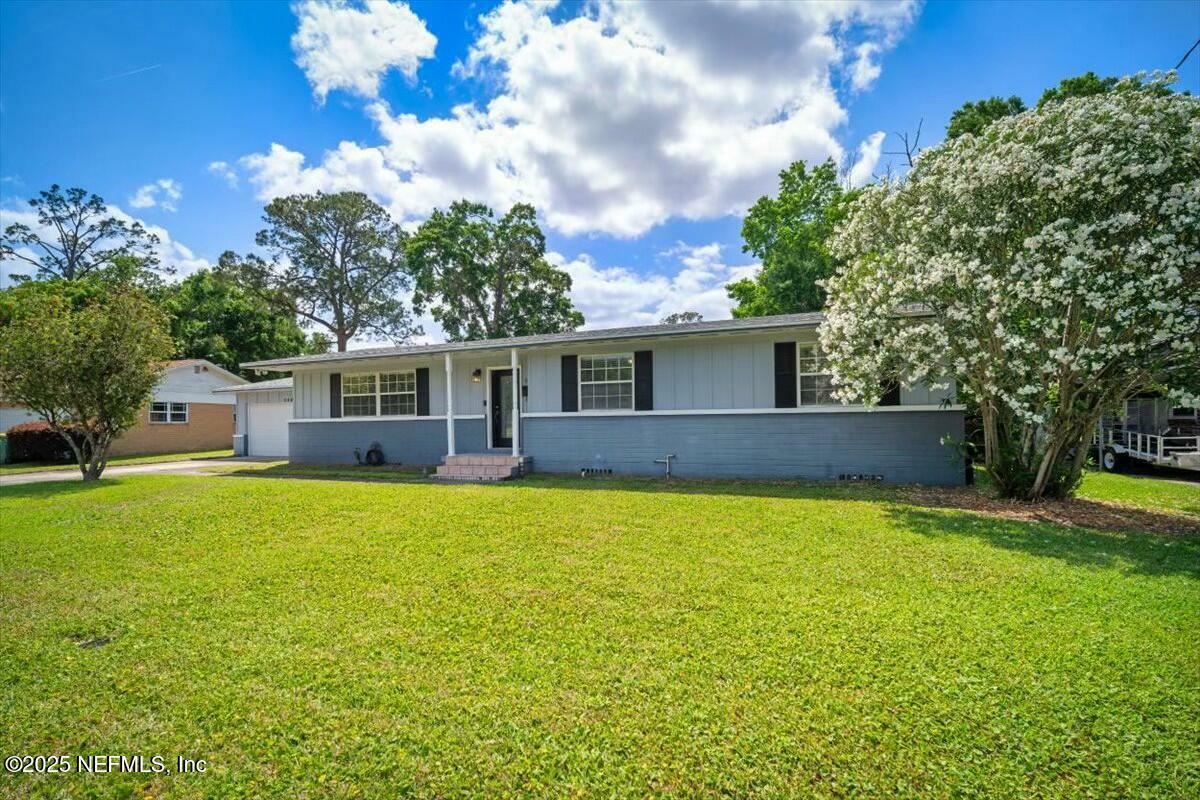 Property Photo: 8442 San Martarro Drive W FL 32217