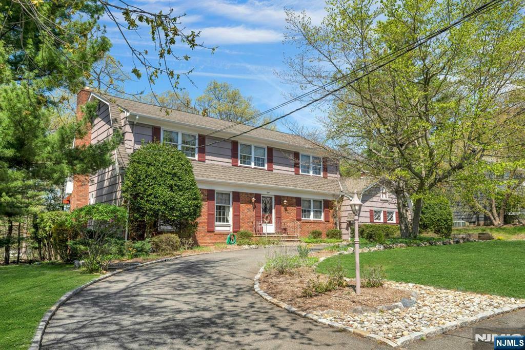 8 Twin Brook  West Caldwell NJ 07006 photo