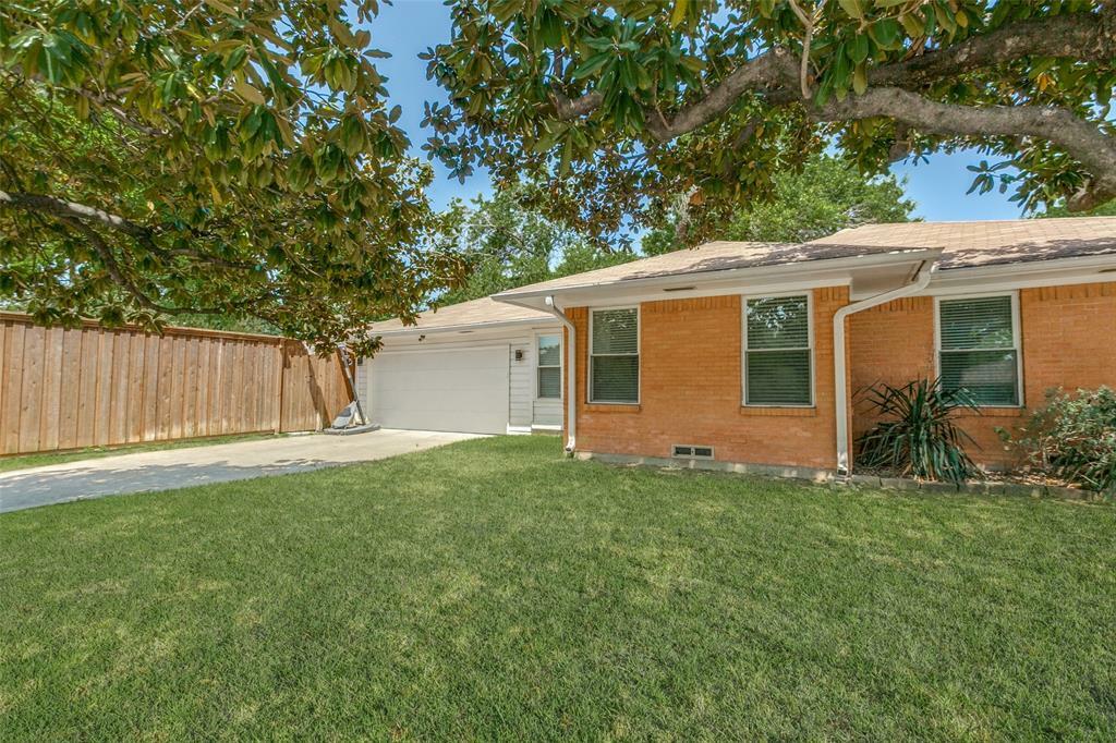 Property Photo: 7103 Westbrook Lane TX 75214