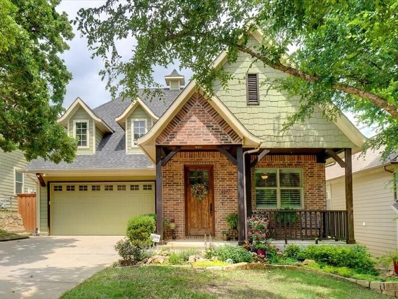 Property Photo:  409 Dallas Street  TX 76226