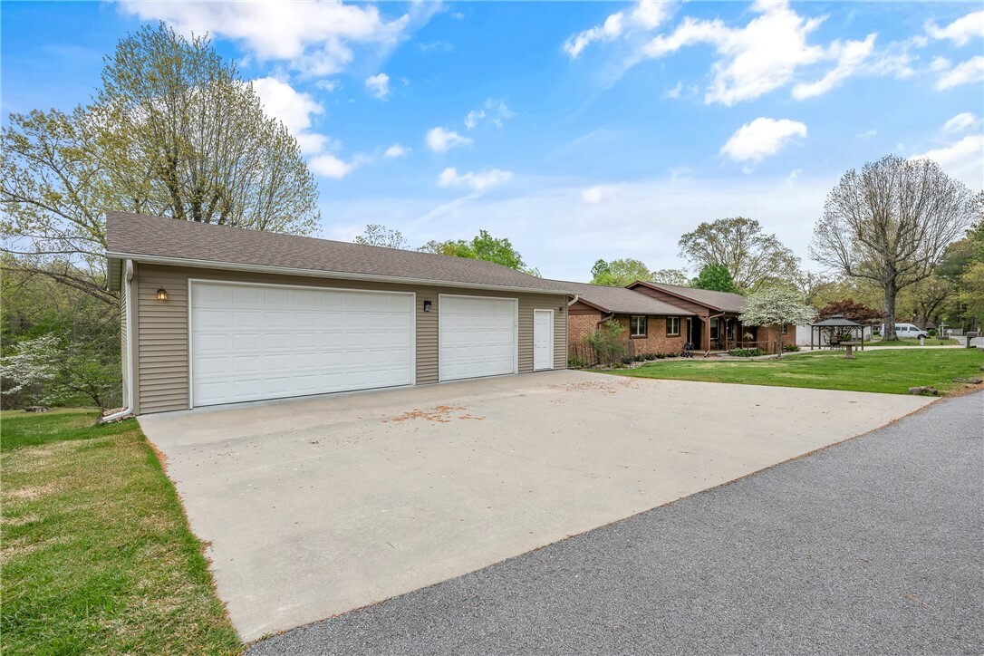 Property Photo: 8594 S Park Road AR 72756