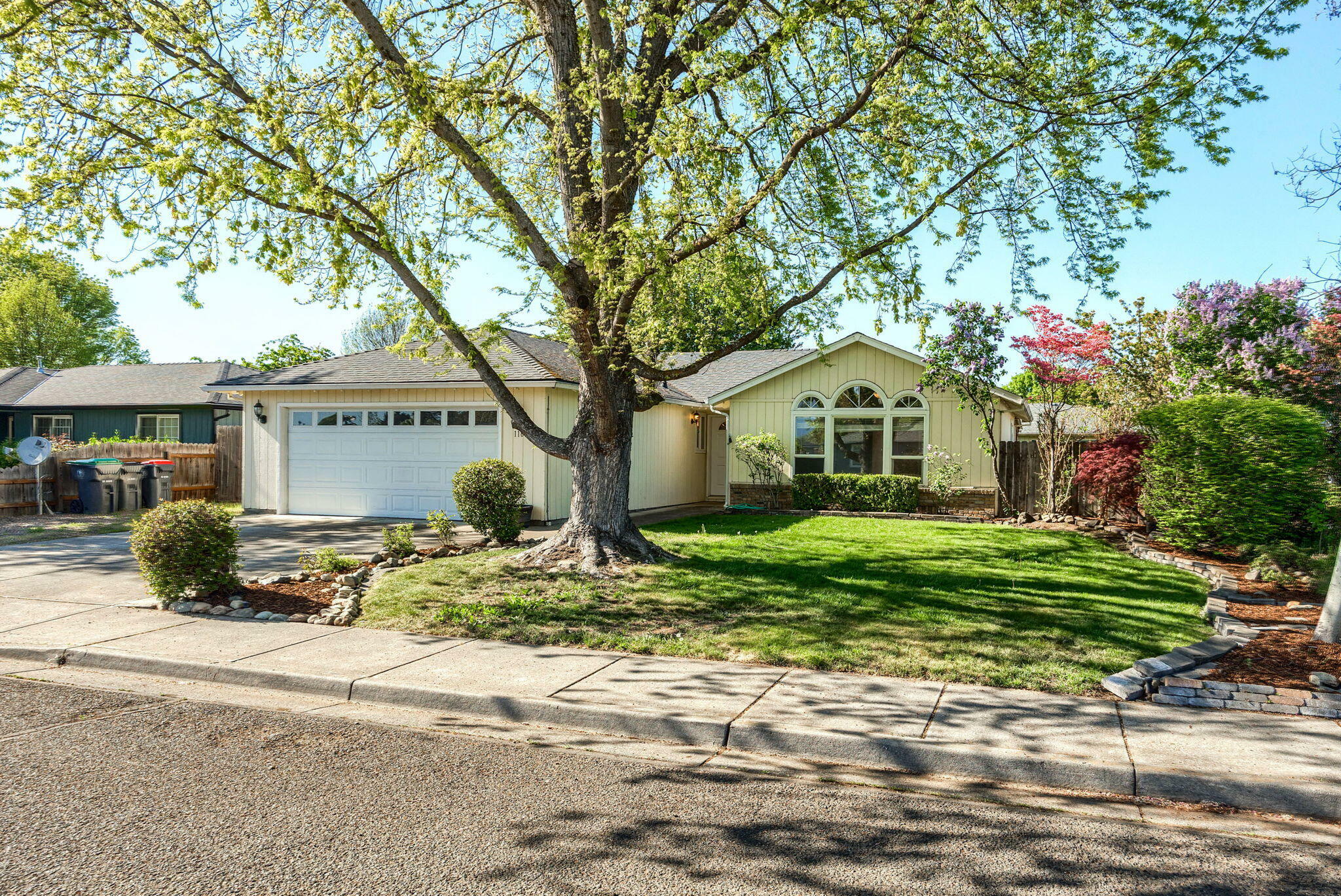 Property Photo: 1165 Gate Park Drive OR 97502