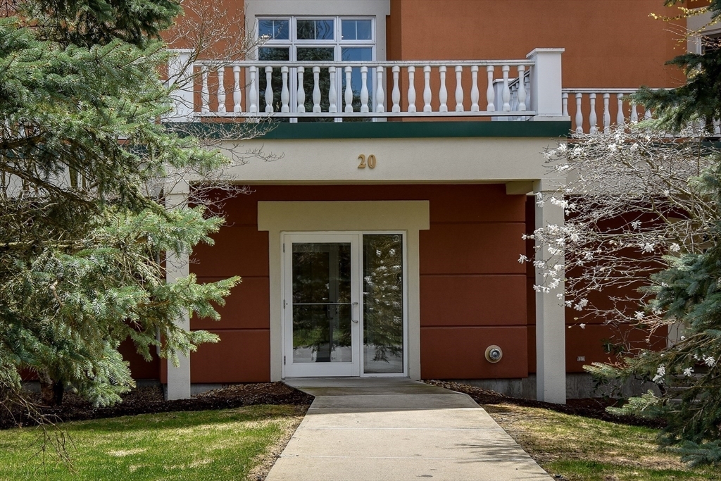 Property Photo: 20 Northwood Dr 203 MA 01776