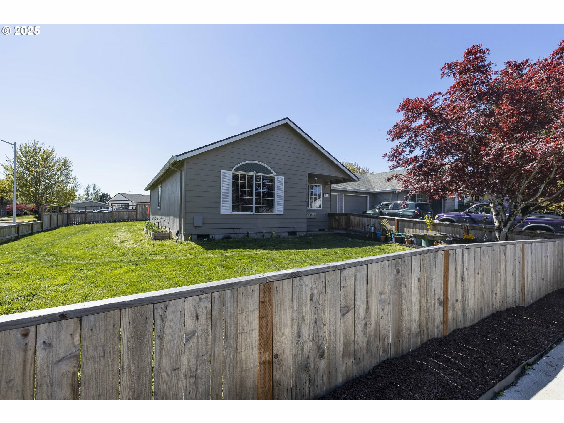 Property Photo:  2010 SW Fellows St  OR 97128 