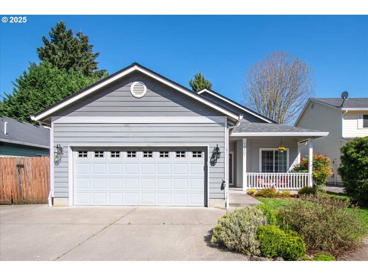 Property Photo:  10807 NE 53rd Ct  WA 98686 