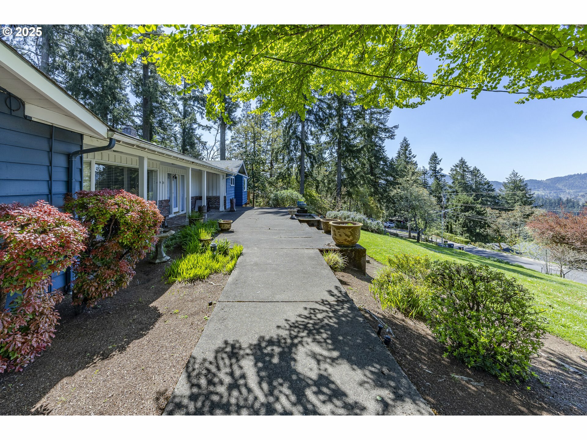 Property Photo:  2693 Cupola Dr  OR 97403 