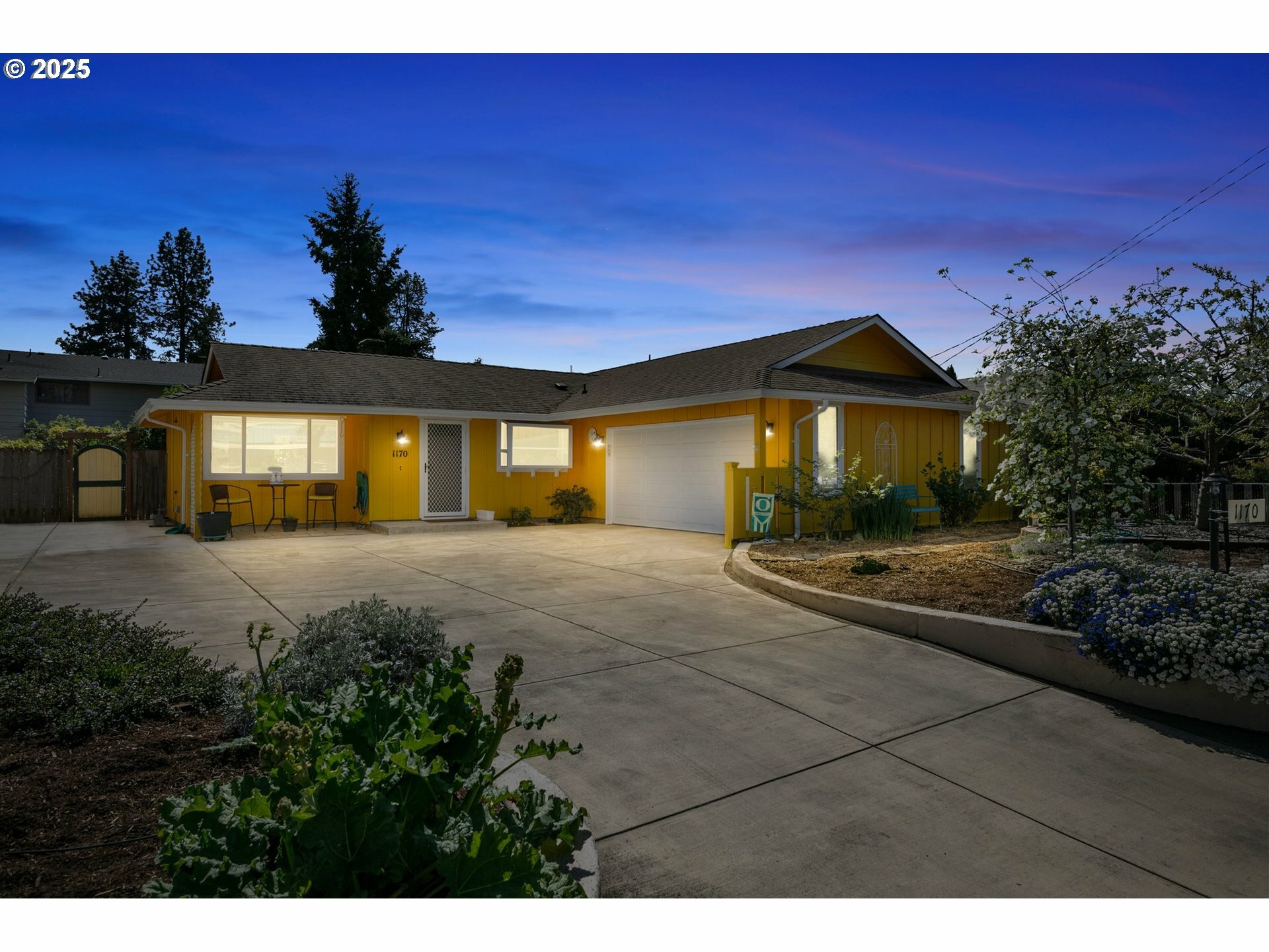 Property Photo: 1170 Cal Young Rd OR 97401