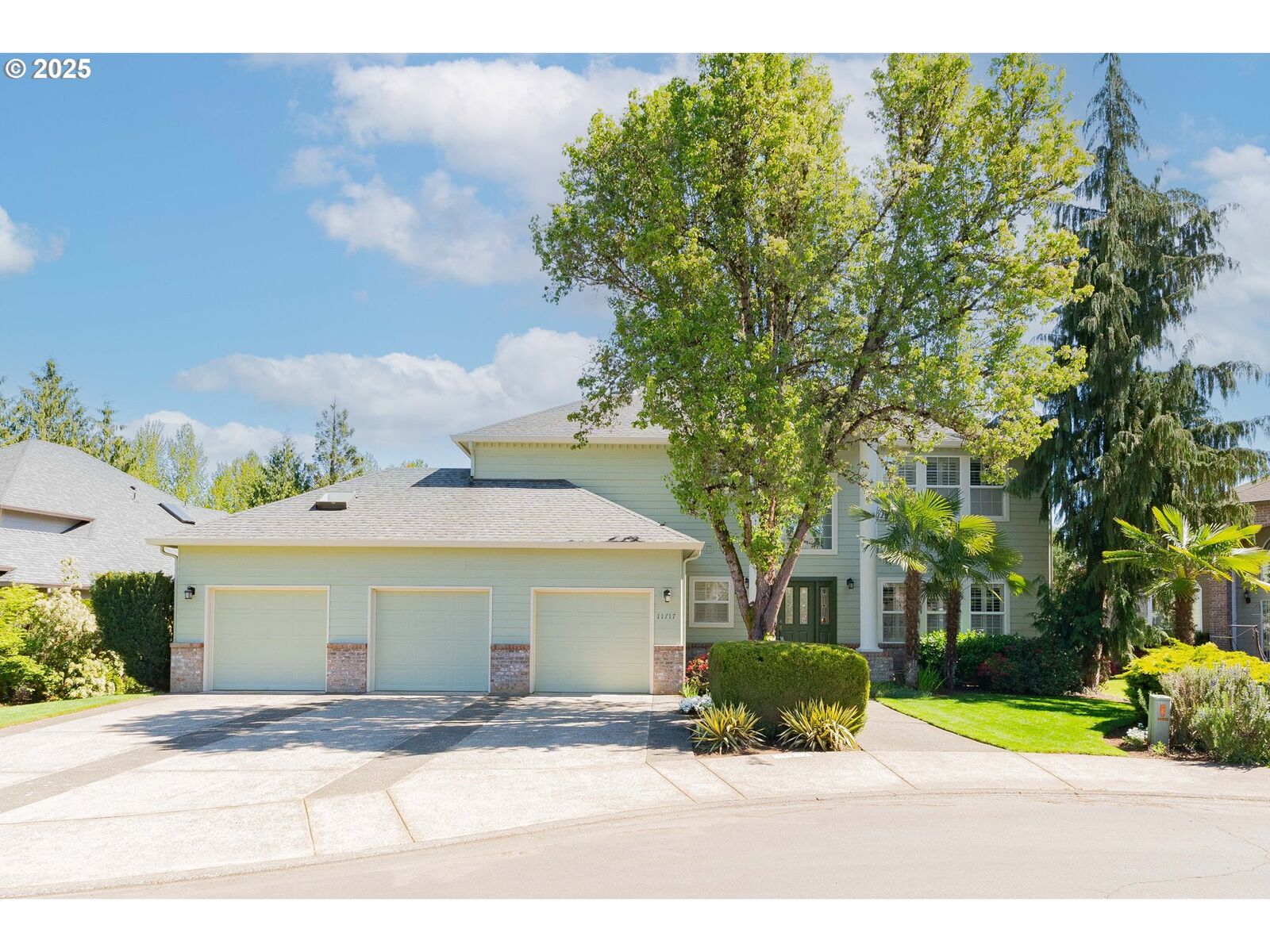 Property Photo:  11717 NW 13th Ct  WA 98685 